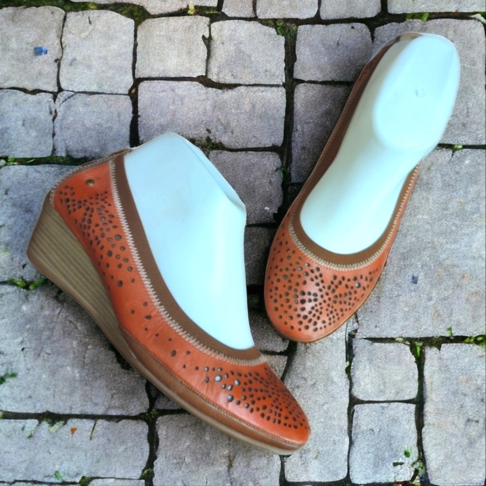 Pikolinos leather brown  perforated comfy soft low slip on wedges. Sz 38 US 8